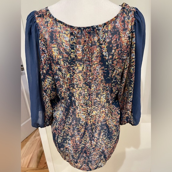 BCBGeneration Blue Print Sheer Blouse Shirt Sz Medium - Picture 3 of 5